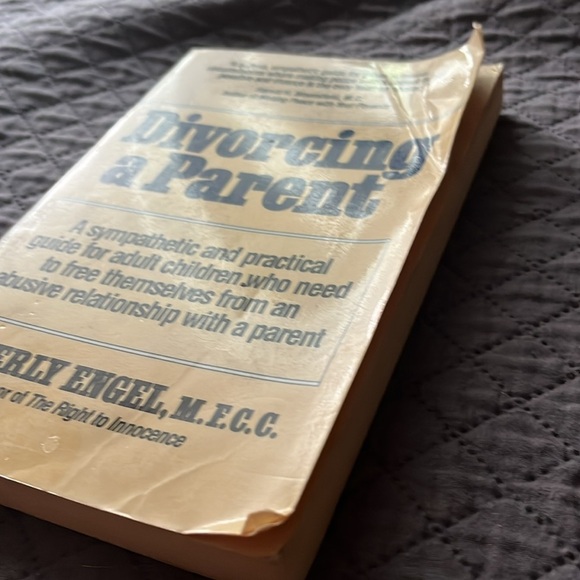 Divorcing a Parent - A Book by Beverly Engel - Picture 3 of 8